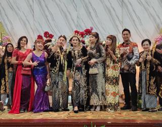 Hajatan Bos Queen Klinik Dibanjiri Artis, Tamu Undangan Heboh