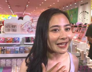 Prilly Latuconsina Ungkap Hobi Mengoleksi Tumbler yang Menggemaskan