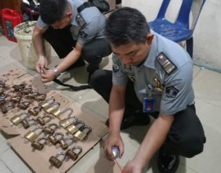 Rutan Labuhan Deli Lakukan Pemeliharaan dan Perawatan Gembok Kamar Hunian