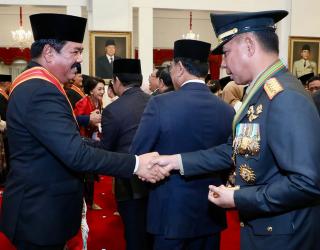 Panglima TNI Hadiri Upacara Penganugerahan Tanda Kehormatan RI di Istana Negara