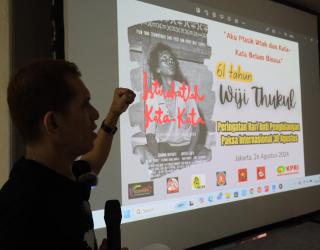 Peringatan 61 Tahun Wiji Thukul: Aku Masih Utuh dan Kata Kata Belum Binasa