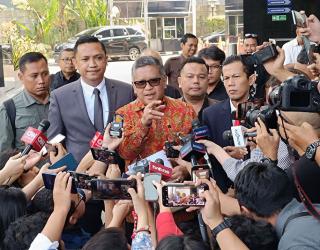 Hasto PDIP Diperiksa KPK Selama 4,5 Jam Terkait Korupsi Pembangunan Jalur Kereta