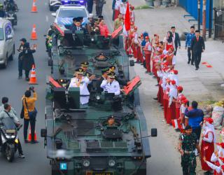 Rayakan HUT ke-79 RI, Wali Kota Tangsel Naik Tank