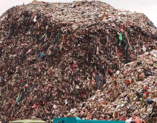 Obral Janji Manis, Ben-Pilar Dinilai Gagal Urus Sampah dan Persoalan TPA Cipeucang