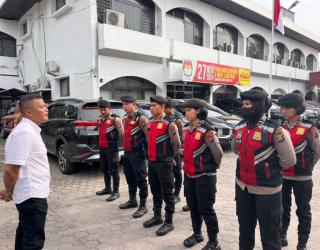 Personel Poldasu Lakukan Pengamanan KPU dan Bawaslu, Pastikan Kelancaran Tahapan Pilkada