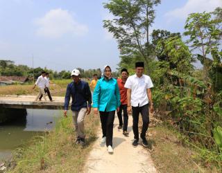 Airin Sebut Poros Jalan Desa Selatan Banten Sangat Urgen