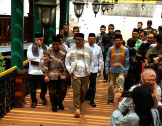 Foke Mengenalkan Budaya Betawi Kepada RK