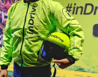 inDrive Kampanye Budaya Keselamatan Berkendara di Bali, Luncurkan Jaket dan Helm Terbaru