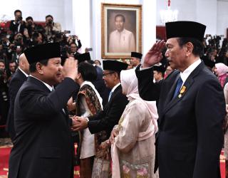 Presiden Prabowo Lantik Sejumlah Pejabat Setingkat Menteri di Istana Negara