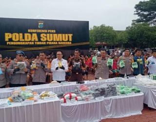 Ribuan Warga Selambo Gelar Aksi di Mapolda Sumut, Tuntut Keadilan Atas Serangan Geng Motor