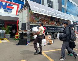 JNE Salurkan Lebih dari 500 Ton Bantuan untuk Korban Banjir dan Longsor di Sumatera