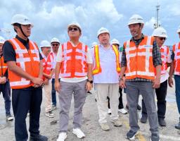 Pelindo TPK Kupang Tambah Reach Stacker untuk Atasi Kepadatan