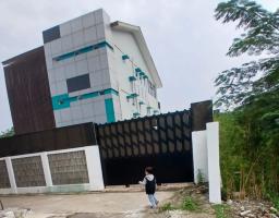 Viral! Gedung Dinas di Tangsel Diduga Jadi Garasi Motor Mewah Pejabat