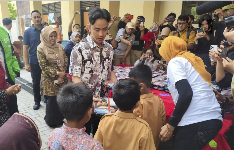 Blusukan ke Tangerang, Gibran: Minggu Depan Saya Kesini, Uji Coba Makan Bergizi Gratis!