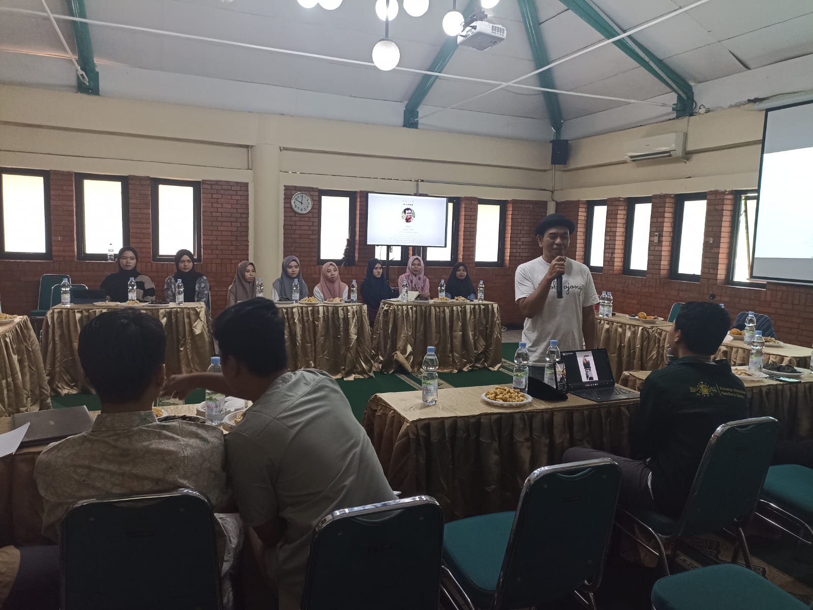 Bekali Mahasiswa, Masjid UI Gelar Workshop Penulisan Kreatif