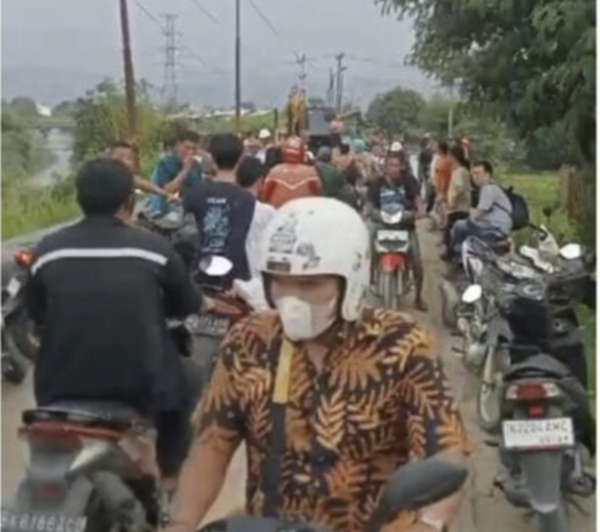 Proyek Pipanisasi Air PDAM Berukuran Besar Didemo Warga Deli Serdang