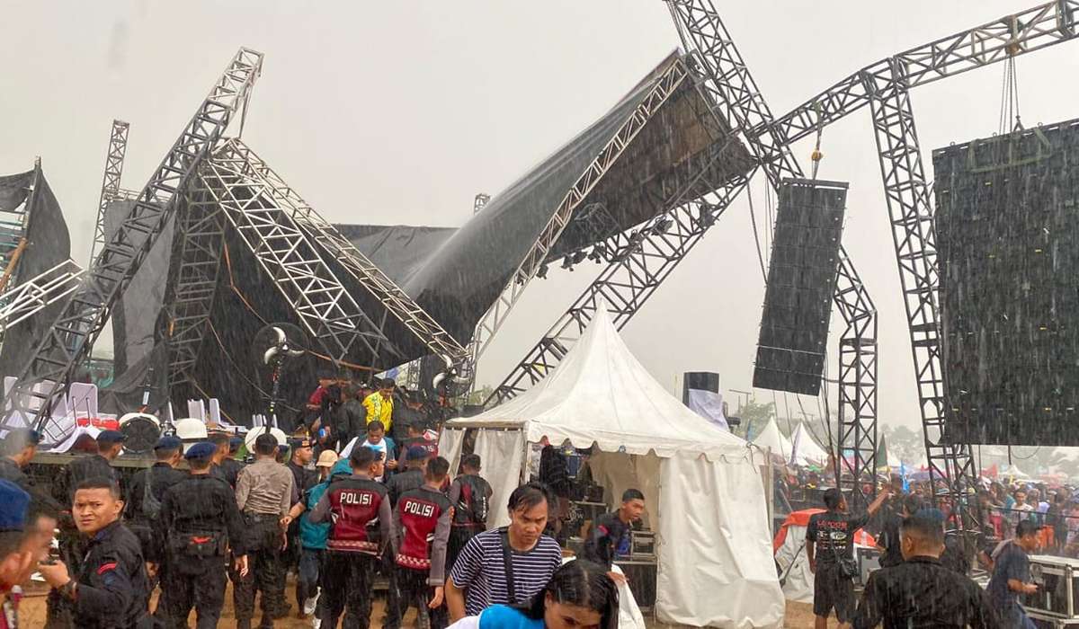 Nestapa, Kampanye Airin-Ade di Kabupaten Tangerang Diwarnai Panggung Roboh