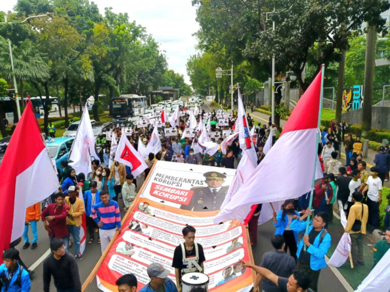 KOSMAK Laporkan Dugaan Korupsi Triliunan, Ajak Presiden Tegakkan Hukum Secara Tegas