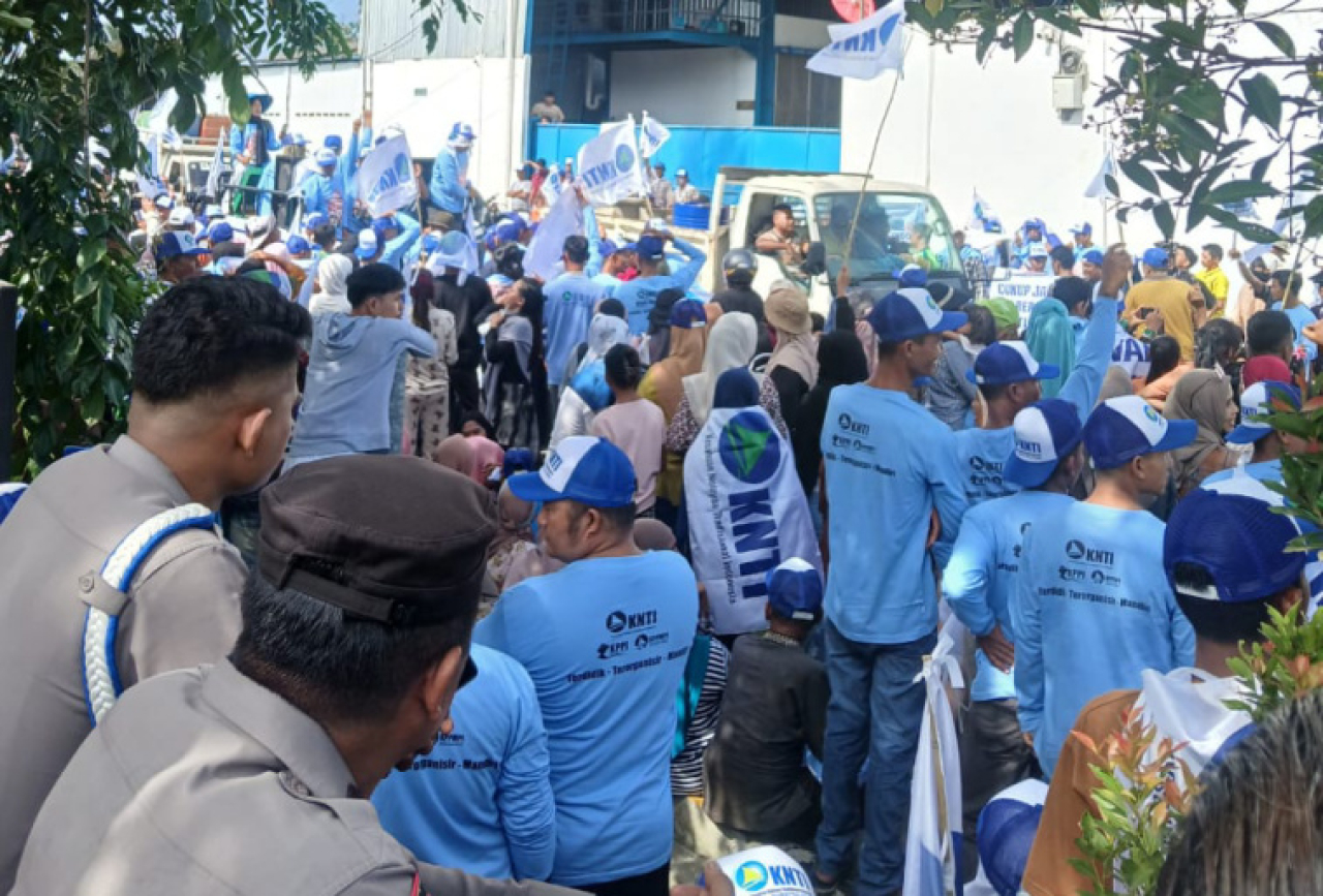 Tolak Reklamasi Pesisir, Nelayan Sumut Kepung Pelabuhan Perikanan Samudera Belawan