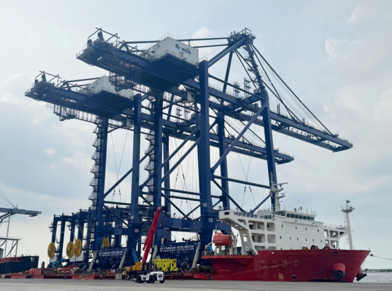 Terminal Peti Kemas Belawan hingga Surabaya Diperkuat Crane Baru
