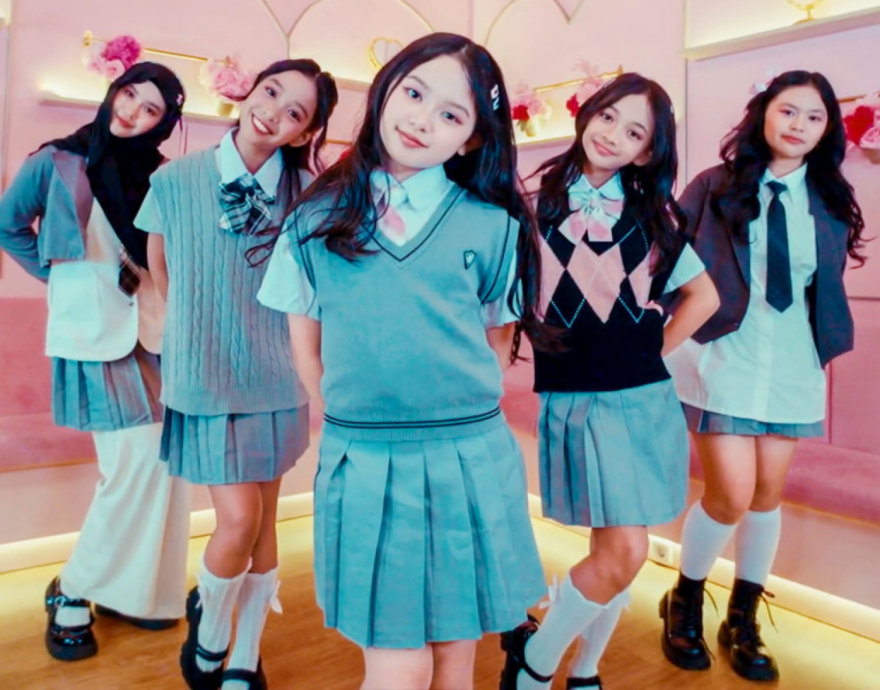 Girl Group LUMINA Tampil Perdana, Bawa Semangat I-Pop Indonesia
